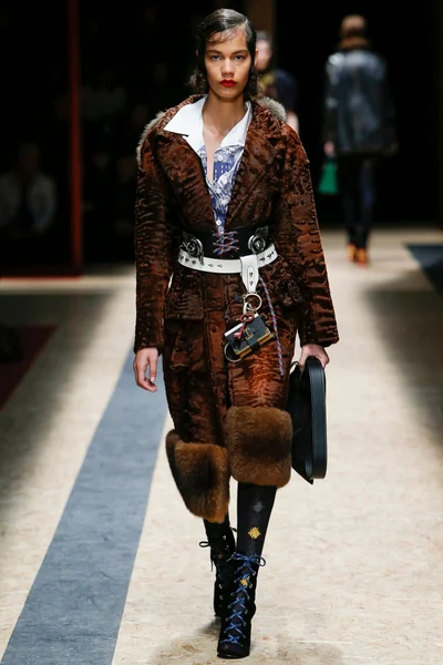 Look 13
